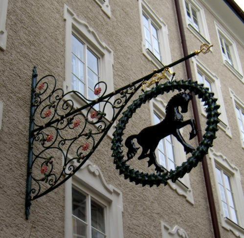 Hotel Schwarzes Roessl Salzburg Buitenkant foto