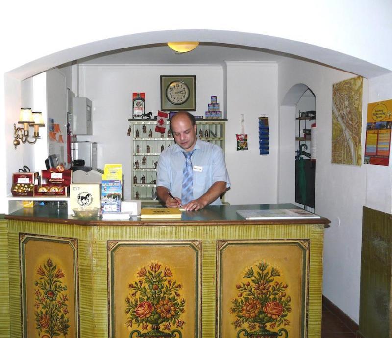 Hotel Schwarzes Roessl Salzburg Buitenkant foto