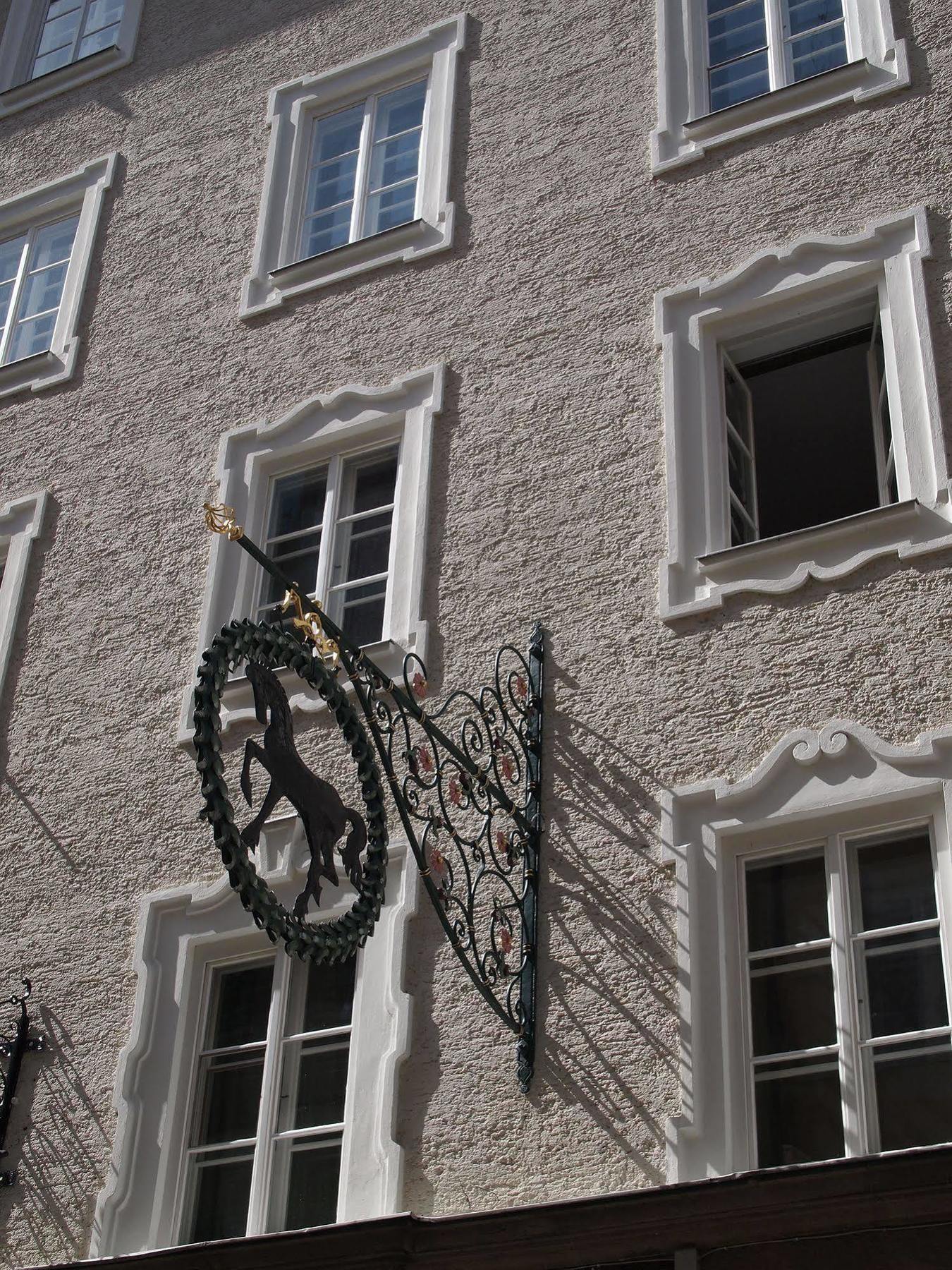 Hotel Schwarzes Roessl Salzburg Buitenkant foto